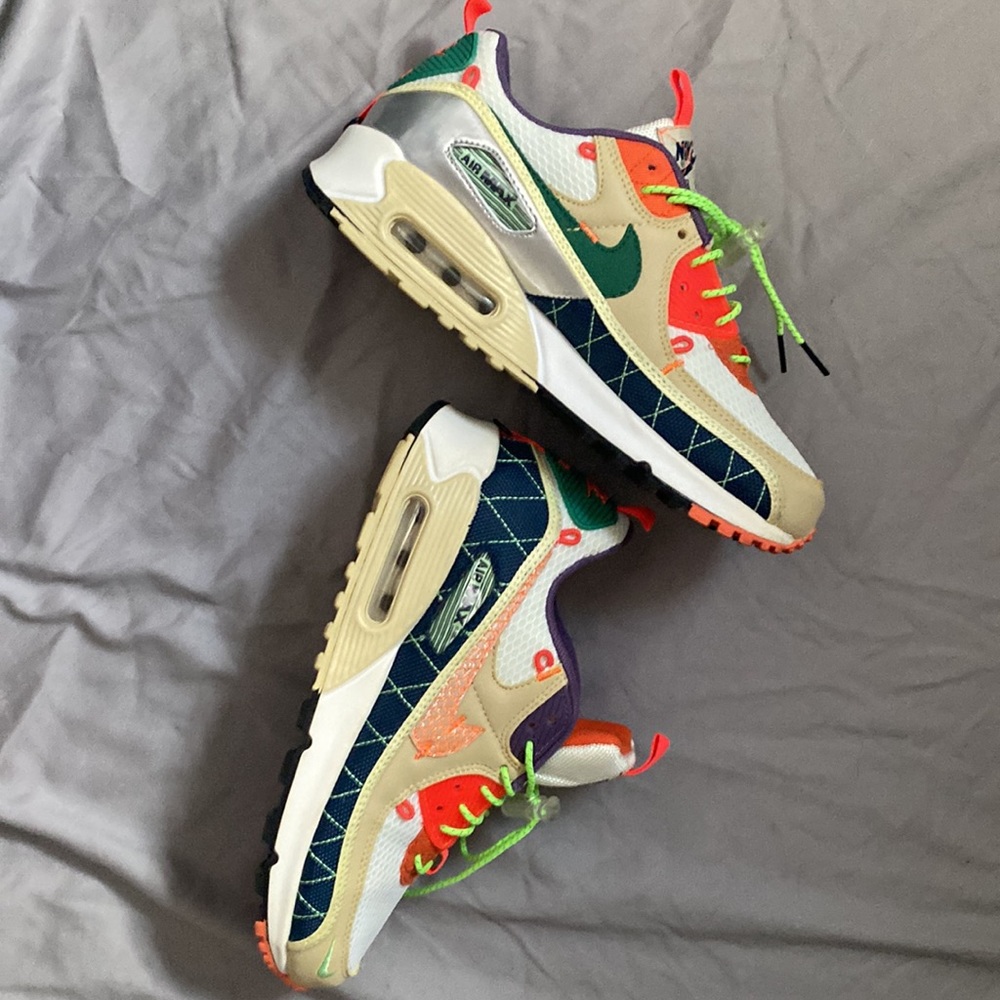 Two pairs of size 8 practically new air max.